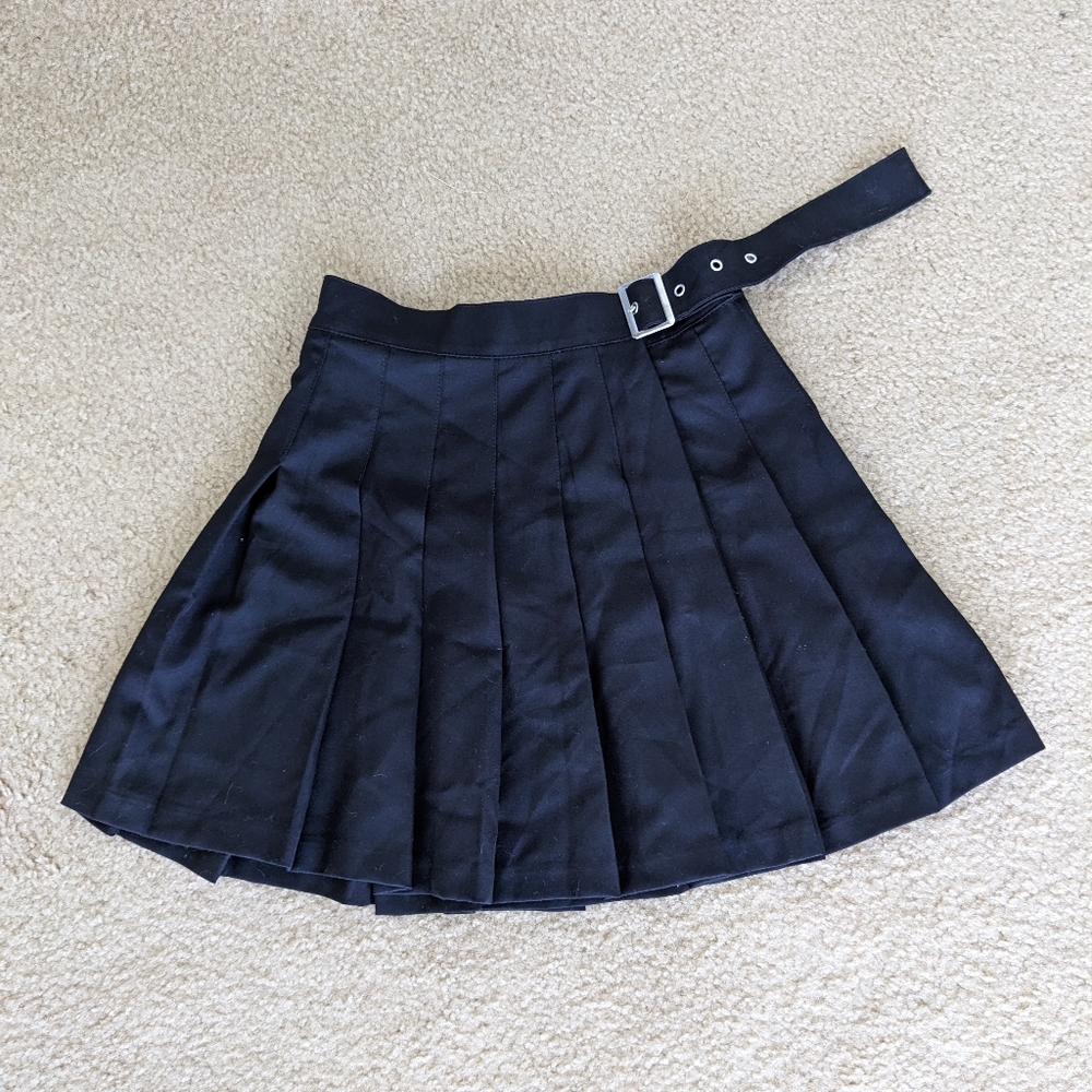Black Pleated Skirt with Belt